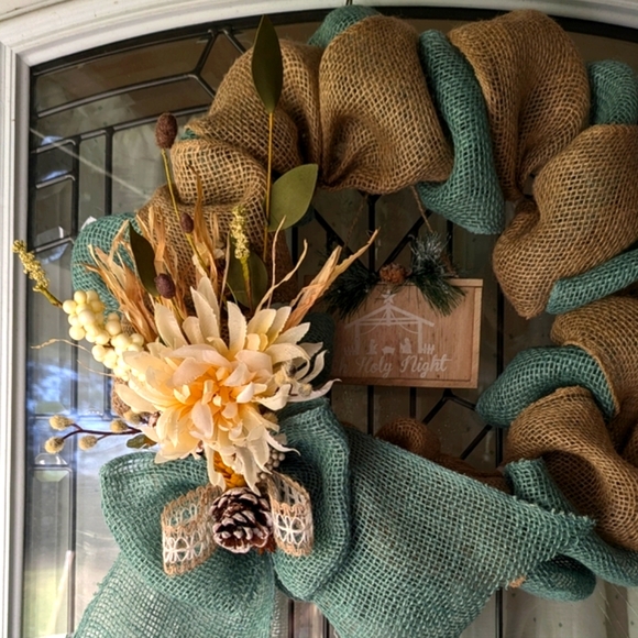 Beautiful Mix Burlap - Picture 2 of 13